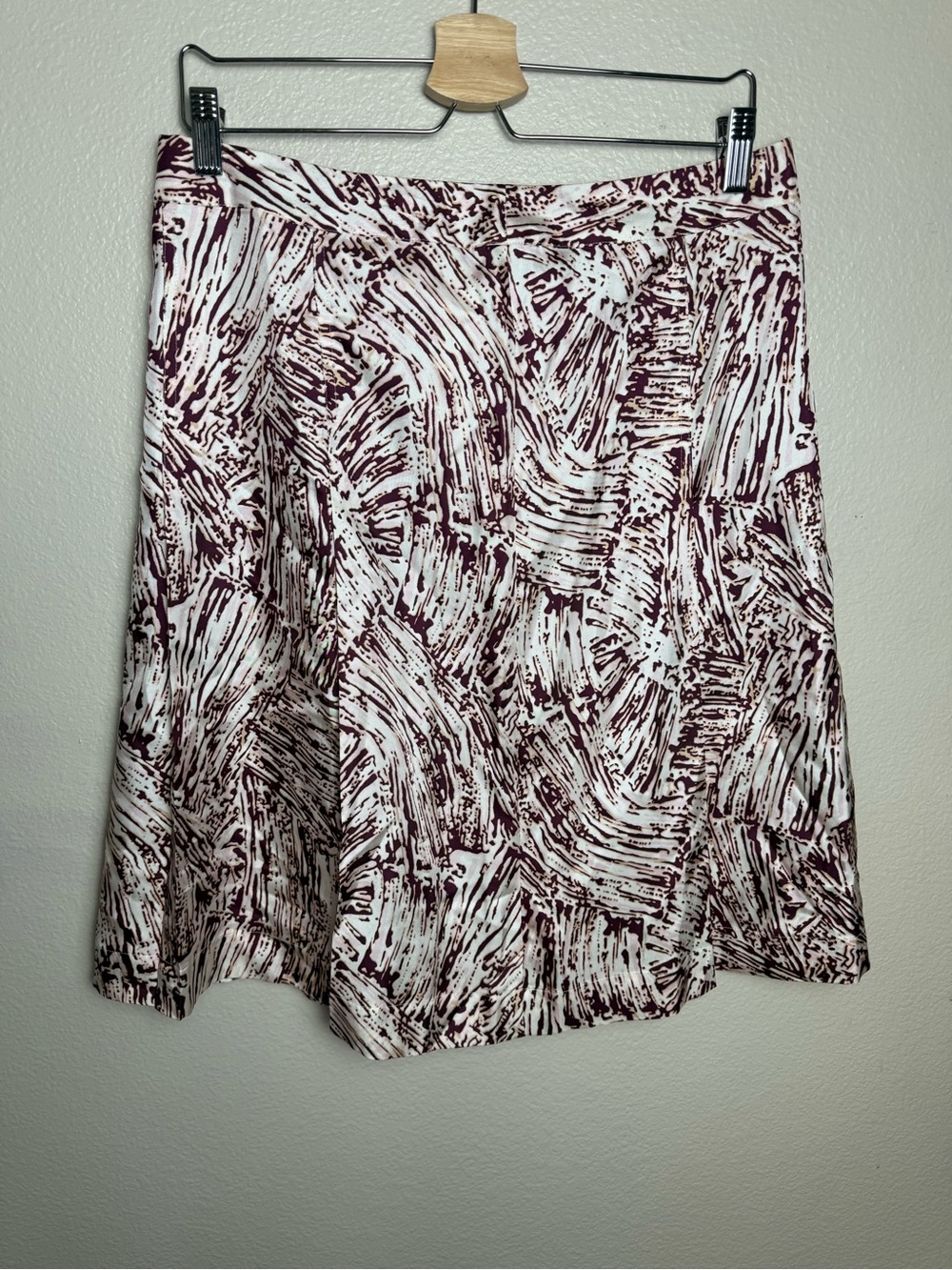 Merona 100% Silk Women's White & Burgundy Patterned A-Line Skirt